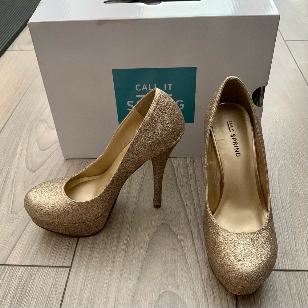 BNIB Call It Spring Dajani Sparkle Gold Pump Heels Sz 6